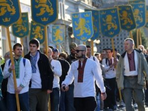 Участники марша в честь дивизии СС