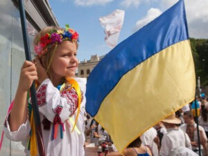 Украина обиженный ребёнок
